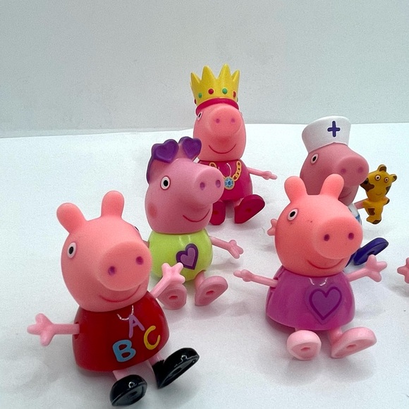 Set of 6 Peppa Pig Figurines. All Different variations of Peppa Pig Figures - Picture 4 of 8